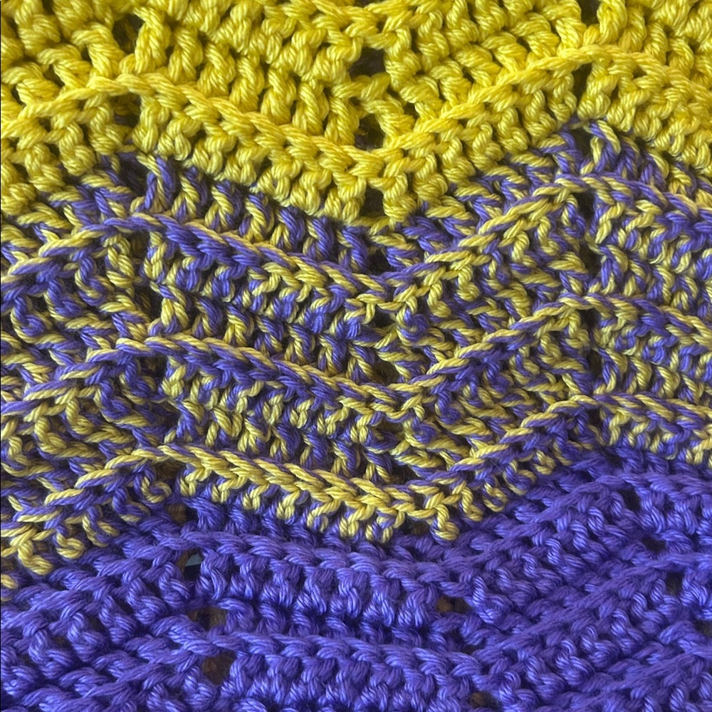New Hand Knit Blanket Large Cozy Throw Handmade  45X60 New Condition - Picture 2 of 8